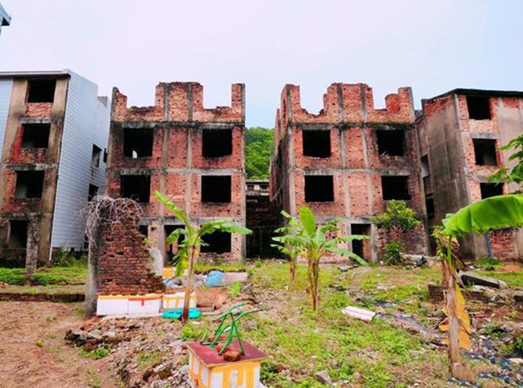 深圳烂尾的“别墅群”，荒废29年却无人问津，占据价值20亿的地皮