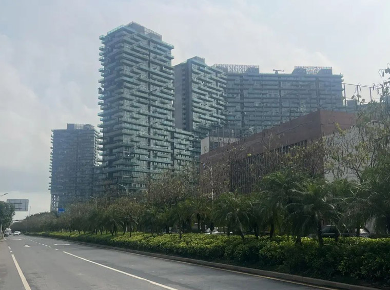 卖太便宜被踢出业主群、拉群薅楼盘羊毛……魔幻的深圳楼市